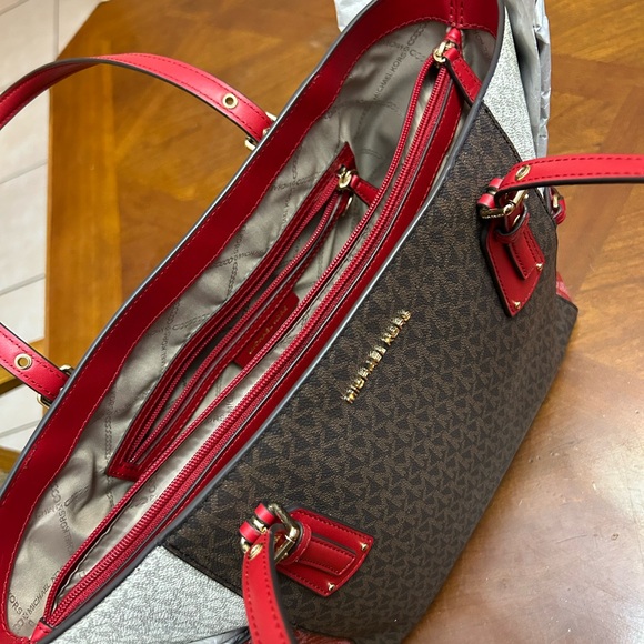 Michae Kors red and cream shades - Picture 12 of 16